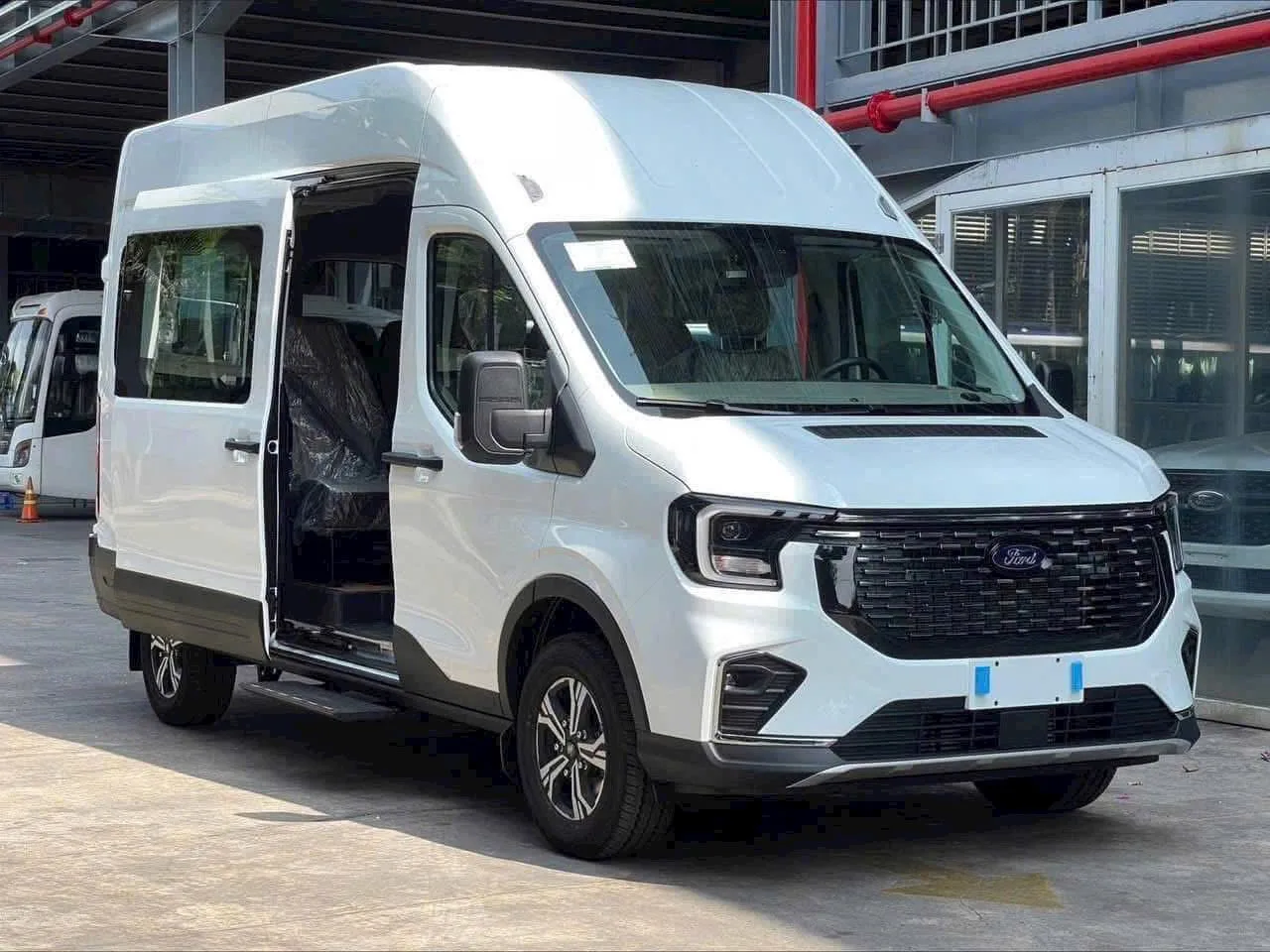 Cho thuê xe 16 chỗ tại Bình Dương