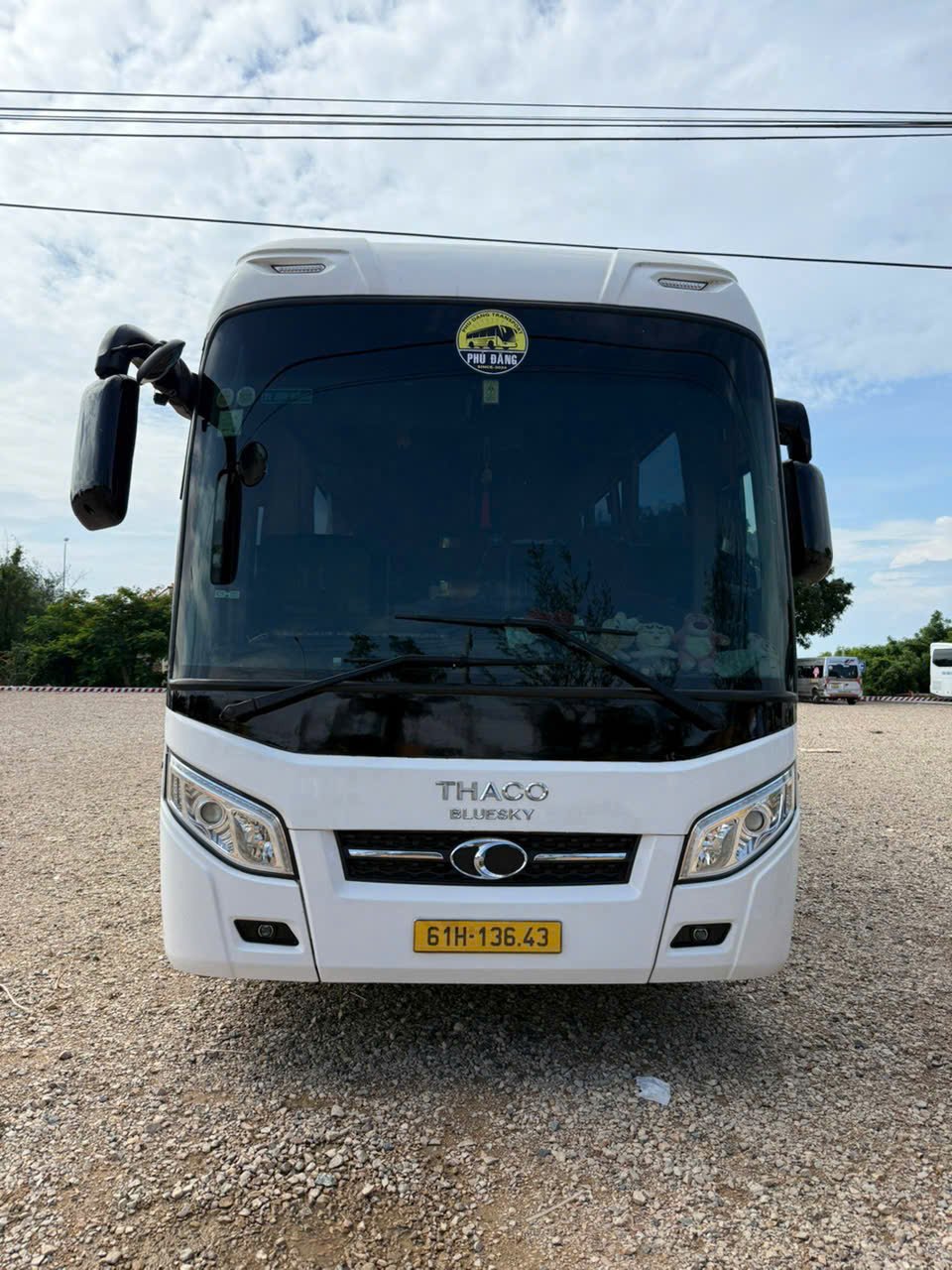 Thaco Bluesky 45 chỗ cho đoàn công ty và du lịch