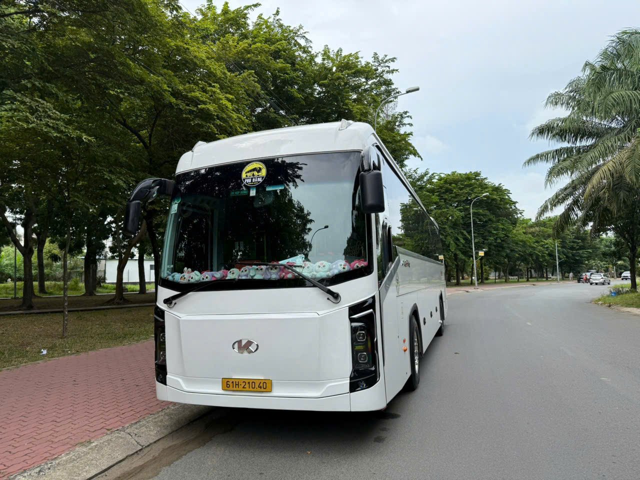 Xe 45 chỗ phục vụ đưa đón doanh nghiệp và đoàn công ty